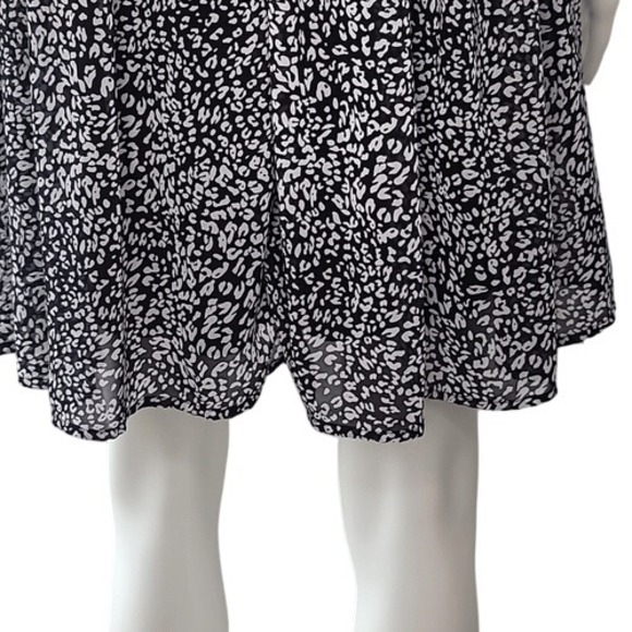Umgee Black & White Short Sleeve Dress - Picture 9 of 12